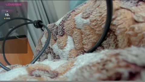 Snapshot of stupid_little_kitten chatting on 01.10.25 stupid little kitten online show from 01.10.25