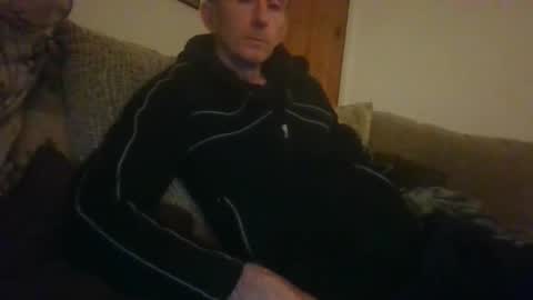 Snapshot of stuuuey73 chatting on 12.19.25 stuuuey73 online show from 12.19.25