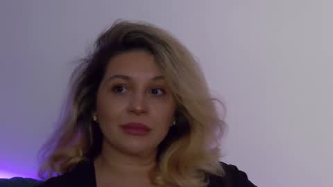 Carla online show from 09.16.25