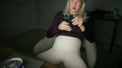 Sissy Isabella online show from 06.04.26