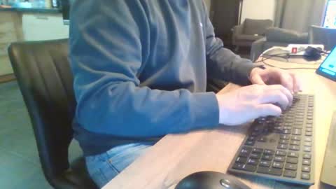 Snapshot of submissivguy chatting on 11.15.25 submissivguy online show from 11.15.25