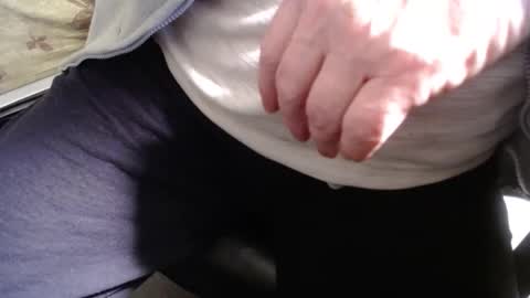 Snapshot of subswichuser00060960 chatting on 12.04.24 subswitchuser online show from 12.04.24