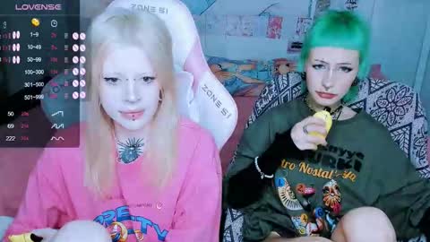 Snapshot of succubus_leslie chatting on 03.12.26 succubus_leslie online show from 03.12.26