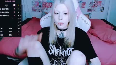 Snapshot of succubus_leslie chatting on 03.31.26 succubus_leslie online show from 03.31.26