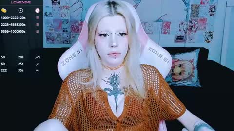 Snapshot of succubus_leslie chatting on 04.10.26 succubus_leslie online show from 04.10.26
