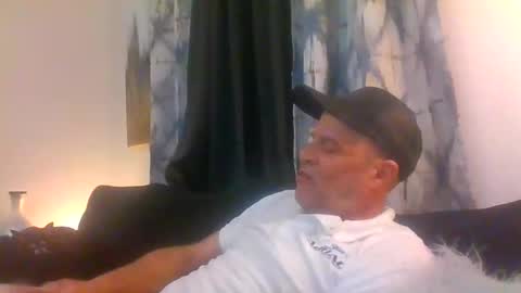 SUCKITU812 online show from 01.07.26