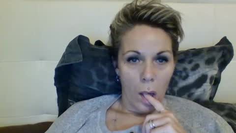 Snapshot of sucrette5629 chatting on 12.20.24 sucrette5629 online show from 12.20.24