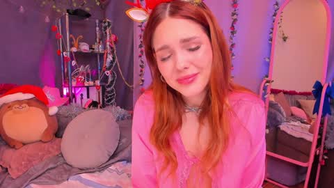 Snapshot of sugar_lips__ chatting on 12.28.24 Alice online show from 12.28.24