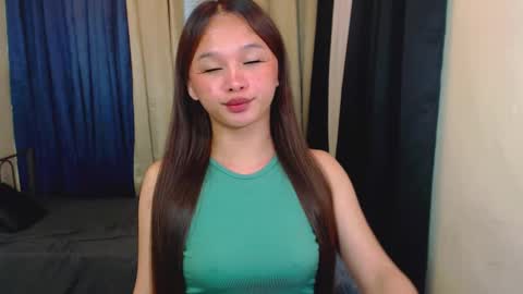 Snapshot of sugar_munch chatting on 02.15.25 Cheska online show from 02.15.25