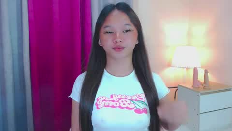 Snapshot of sugar_munch chatting on 03.11.25 Cheska online show from 03.11.25