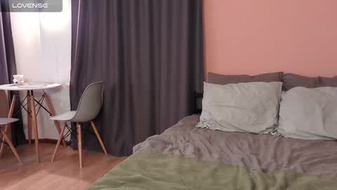 Snapshot of sugar_tomato chatting on 10.14.25 Maria online show from 10.14.25