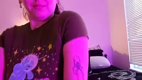 Snapshot of sugarlilypoison chatting on 06.16.26 sugarlilypoison online show from 06.16.26