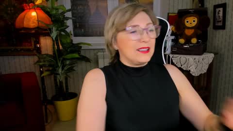 Snapshot of sugarvi chatting on 01.08.25 Vivien online show from 01.08.25