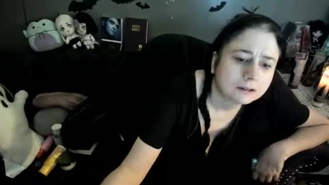 Sugary online show from 12.22.25