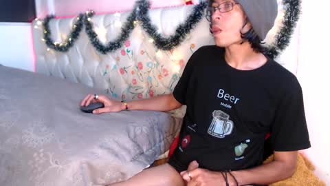 Snapshot of suggabrown_ chatting on 01.01.25 suggabrown_ online show from 01.01.25