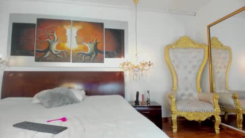 Snapshot of sukisimmons chatting on 11.20.25 sukisimmons online show from 11.20.25