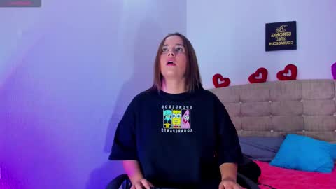 Snapshot of summer_girls01 chatting on 11.15.25 summer_girls01 online show from 11.15.25