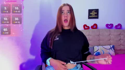 Snapshot of summer_girls01 chatting on 01.10.26 summer_girls01 online show from 01.10.26