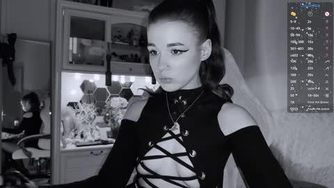 Miss Nelly online show from 12.26.24