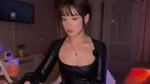 Miss Nelly online show from 10.01.25