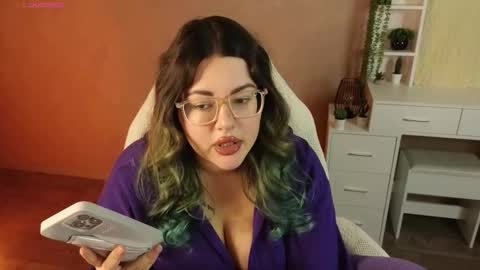 Snapshot of sunflower0907 chatting on 10.14.25 Tina. Im topless model online show from 10.14.25