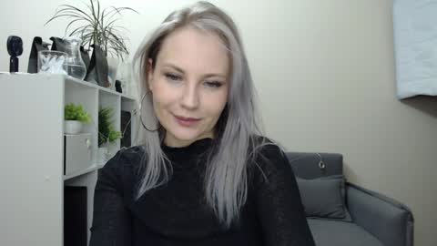 Naomi online show from 12.23.24