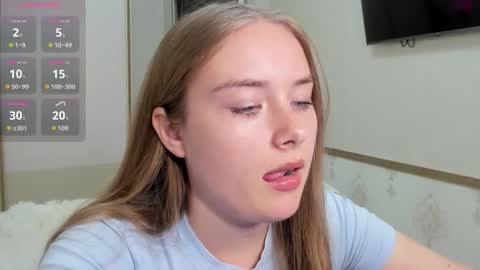 Snapshot of sunny_love__ chatting on 11.19.25 Vanessa online show from 11.19.25