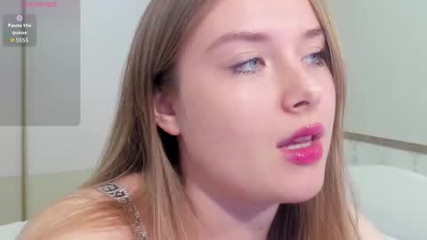 Snapshot of sunny_love__ chatting on 12.17.25 Vanessa online show from 12.17.25