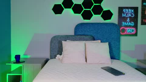 Sunny River online show from 04.04.26