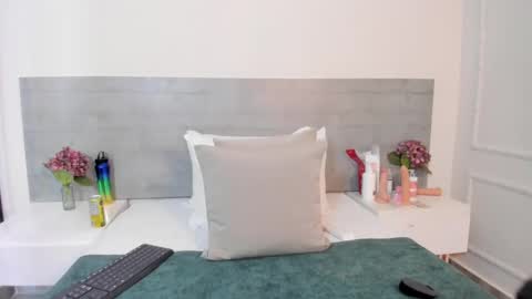 Snapshot of sunnywhitee chatting on 10.18.25 sunnywhitee online show from 10.18.25