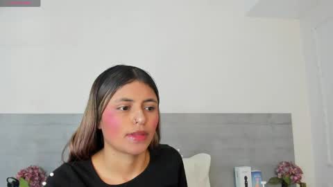 sunnywhitee online show from 04.15.26