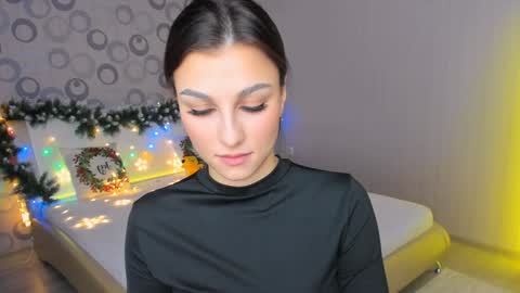 Snapshot of sunsetwithava chatting on 12.12.24 sunsetwithava online show from 12.12.24