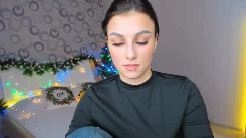 Snapshot of sunsetwithava chatting on 12.12.24 sunsetwithava online show from 12.12.24