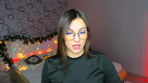 Snapshot of sunsetwithava chatting on 12.21.24 sunsetwithava online show from 12.21.24