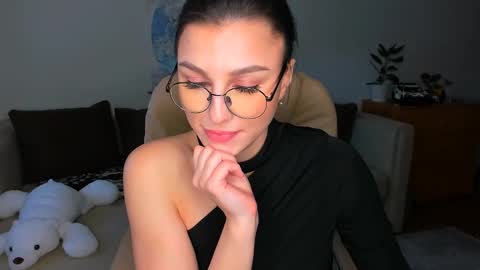 Snapshot of sunsetwithava chatting on 02.09.25 sunsetwithava online show from 02.09.25