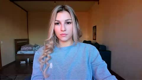 Snapshot of sunsetwithava chatting on 02.04.26 sunsetwithava online show from 02.04.26