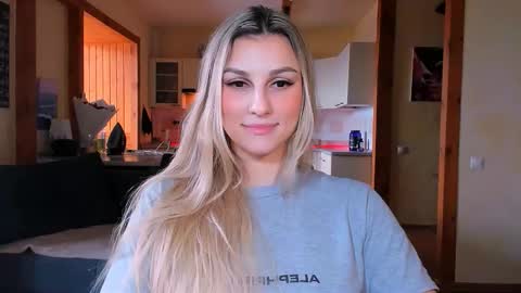 Snapshot of sunsetwithava chatting on 02.20.26 sunsetwithava online show from 02.20.26