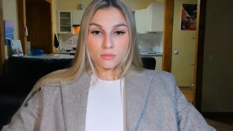 Snapshot of sunsetwithava chatting on 02.22.26 sunsetwithava online show from 02.22.26