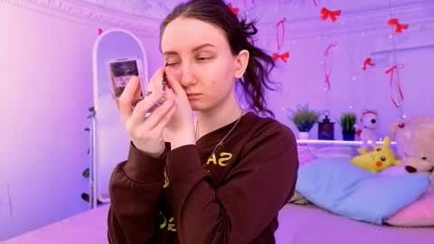 Snapshot of sunshine_blaze chatting on 02.18.26 Alice online show from 02.18.26