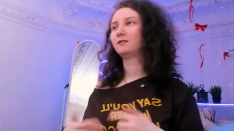 Snapshot of sunshine_blaze chatting on 03.03.26 Alice online show from 03.03.26