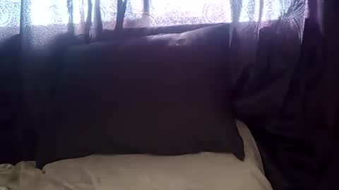 Snapshot of sunshine_days chatting on 12.13.24 Annie online show from 12.13.24