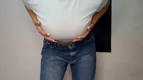 Snapshot of sunshine_days chatting on 12.15.24 Annie online show from 12.15.24