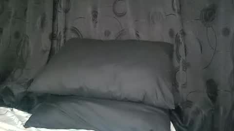 Snapshot of sunshine_days chatting on 12.17.24 Annie online show from 12.17.24