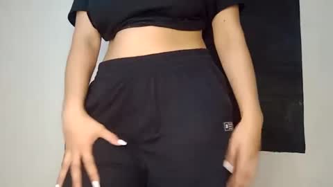 Snapshot of sunshine_days chatting on 12.18.24 Annie online show from 12.18.24