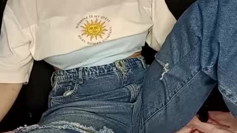 Snapshot of sunshine_days chatting on 01.08.25 Annie online show from 01.08.25