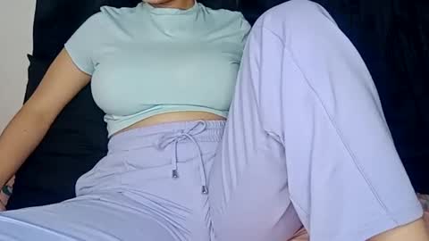 Snapshot of sunshine_days chatting on 01.14.25 Annie online show from 01.14.25