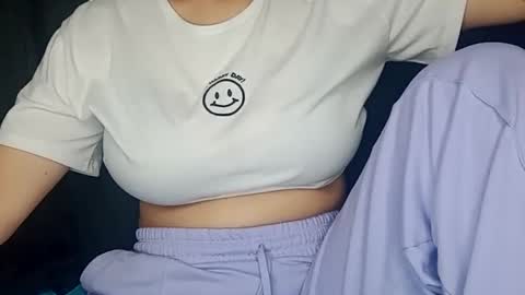 Snapshot of sunshine_days chatting on 01.18.25 Annie online show from 01.18.25