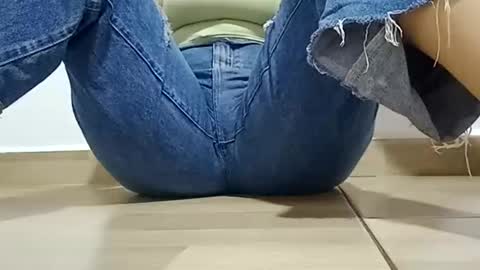 Snapshot of sunshine_days chatting on 11.14.25 Annie online show from 11.14.25