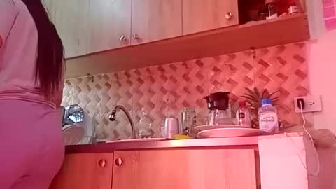 Snapshot of sunshine_days chatting on 02.19.26 Annie online show from 02.19.26