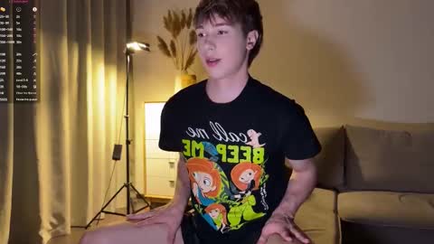 Snapshot of sunshinealex chatting on 10.06.25 sunshinealex online show from 10.06.25